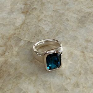 Uno de 50 - Elegant Silver Ring with Blue Gemstone